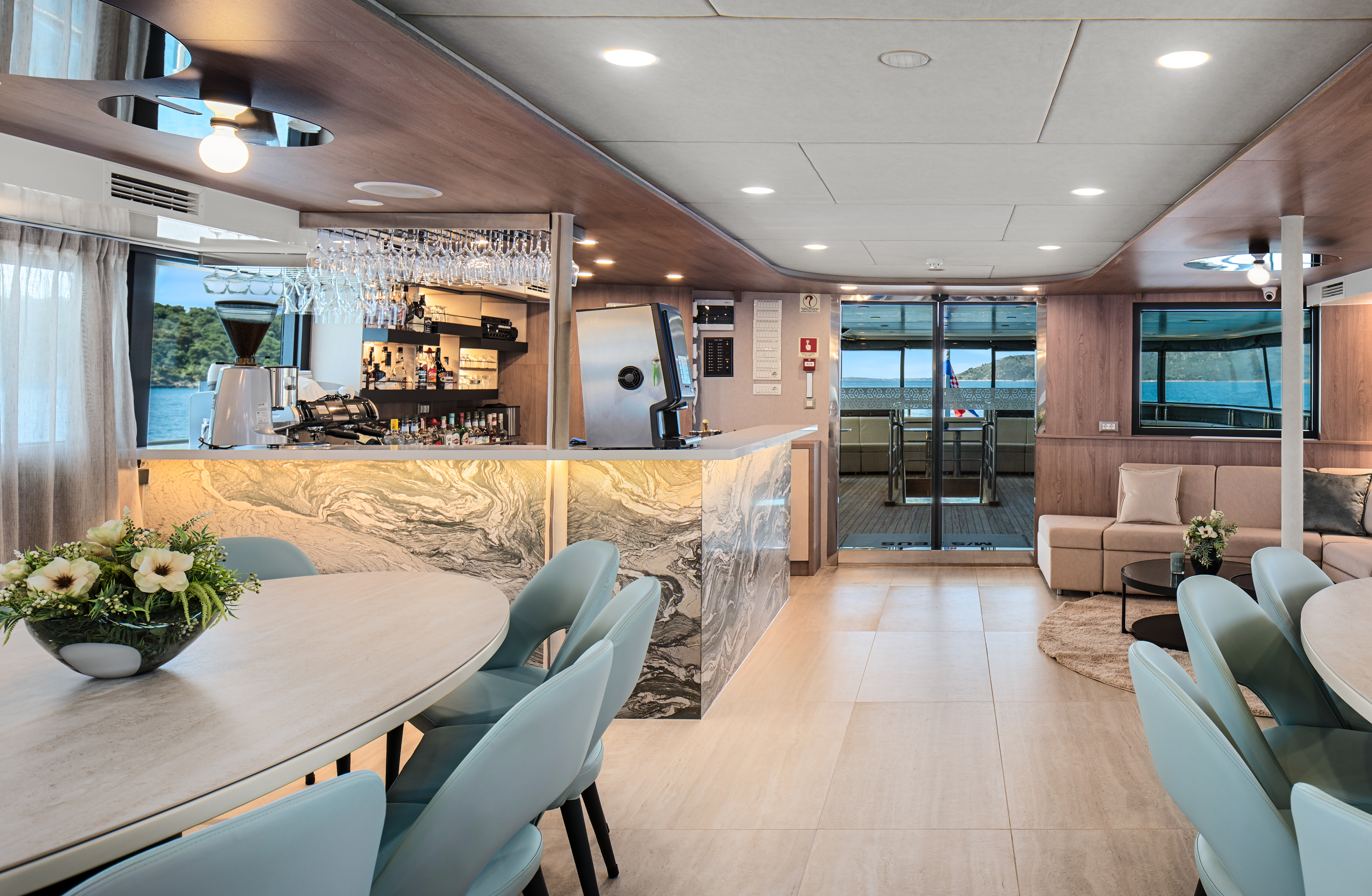 Salon et bar du M/S Zeus