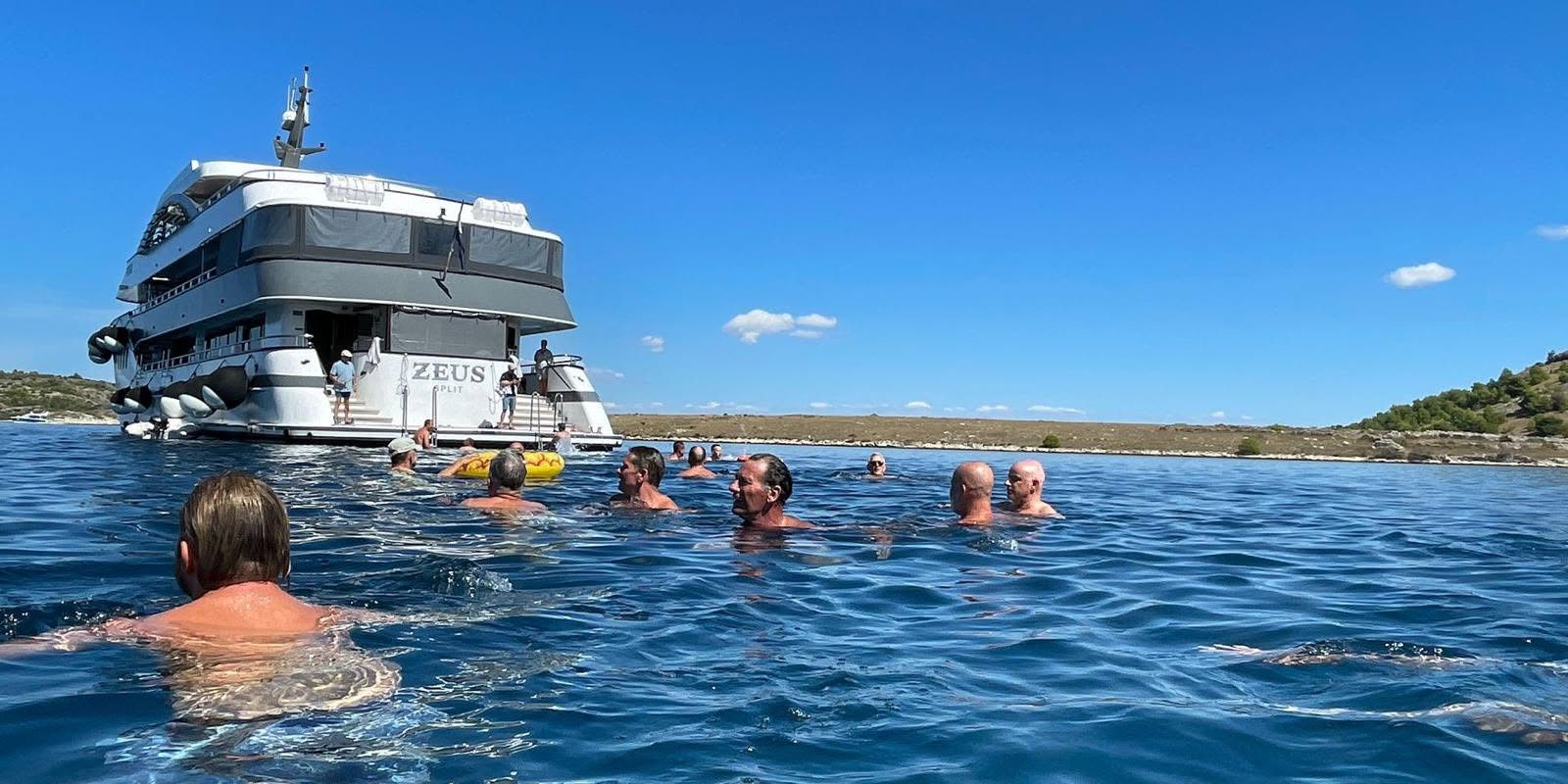 Baignade près du M/S Zeus